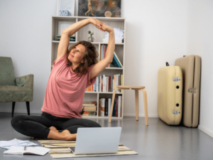 Organiser des séances de yoga et de sport chez soi pour augmenter sa concentration