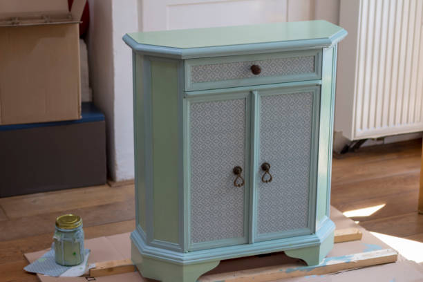 DIY meuble à portes peint en bleu