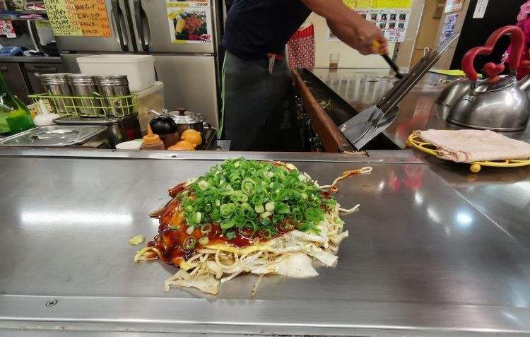 Okonomiyaki, plat typique de Hiroshima