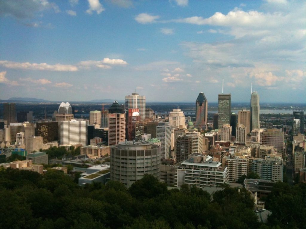 Vue de Montréal depuis le mont Royal pendant un voyage au Québec
