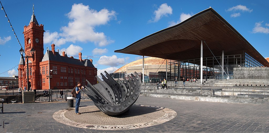 baie de cardiff-pierhead building-Wales millenium center-parlement gallois
