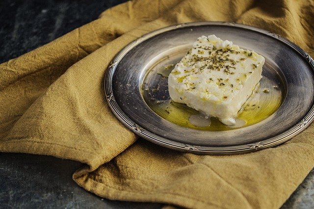 Feta fromage, riche en probiotiques ameliore la composition du microbiote intestinal