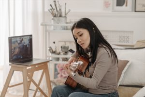 Apprendre la guitare seul avec YouTube