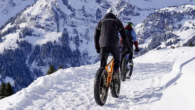 Le fat bike sur la neige est une activité originale à faire l'hiver.
