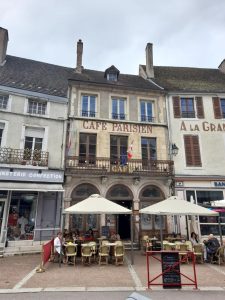 Café parisien Saulieu depuis 1832 à Saulieu