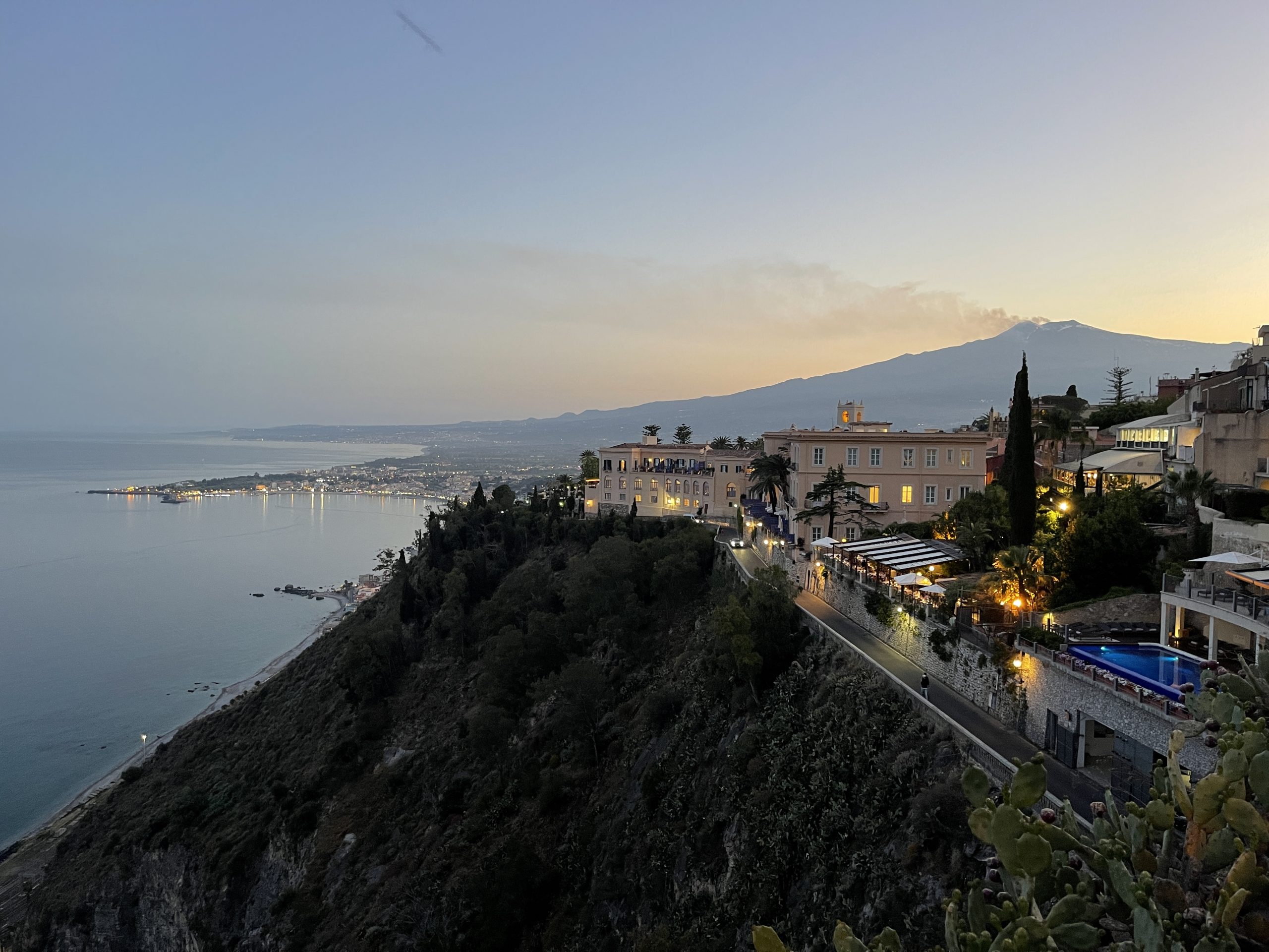 Vue sur la ville de Taormina.