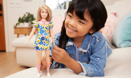 Mattel dévoile son premier modèle de Barbie trisomique