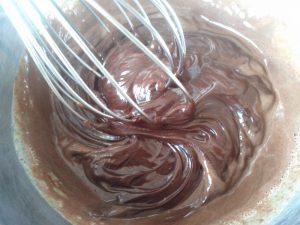 Réalisation d’une ganache au chocolat avec un fouet
