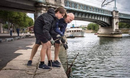 13 ans et déterminé : Raphaël dépollue la Seine avec des aimants surpuissants