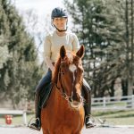Commencer à monter à cheval après 20 ans : top 5 de nos meilleurs conseils
