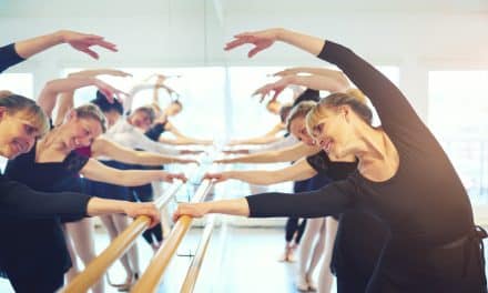 Forme et plaisir après 40 ans grâce à la danse classique : 6 bonnes raisons de sauter le pas !
