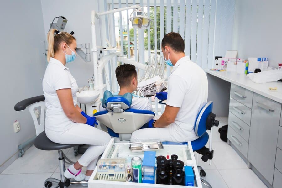 L’accès gratuit aux soins dentaires change la vie des étudiants de Poitiers