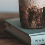 Cultiver la simplicité à la japonaise : l’art de mettre du Wabi-Sabi dans sa vie quotidienne