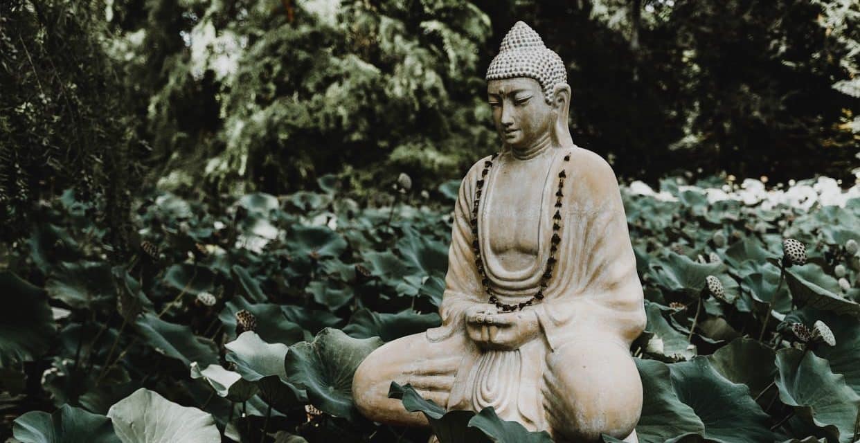 Comment s’initier à la méditation Vipassana : les 5 étapes clés