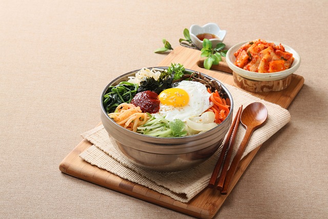 Le bibimbap est le plat typique de la cuisine coréenne. 