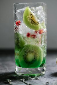 boire mieux eau infusee avec fruits frais