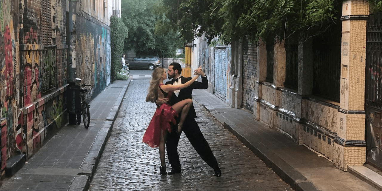 Découvrez les éléments clés révélant l’empreinte du tango dans les arts