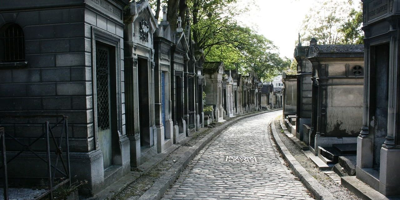 Au Père-Lachaise, un voyage au cœur du surnaturel