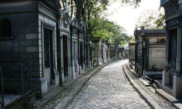 Au Père-Lachaise, un voyage au cœur du surnaturel